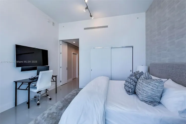 Carillon Condo North Tower #3504 image #20