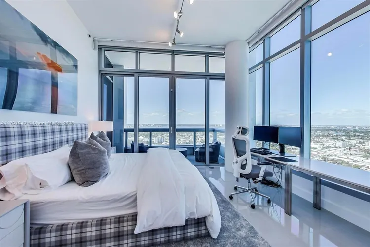 Carillon Condo North Tower #3504 image #21