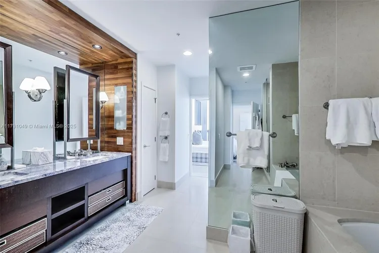 Carillon Condo North Tower #3504 image #27