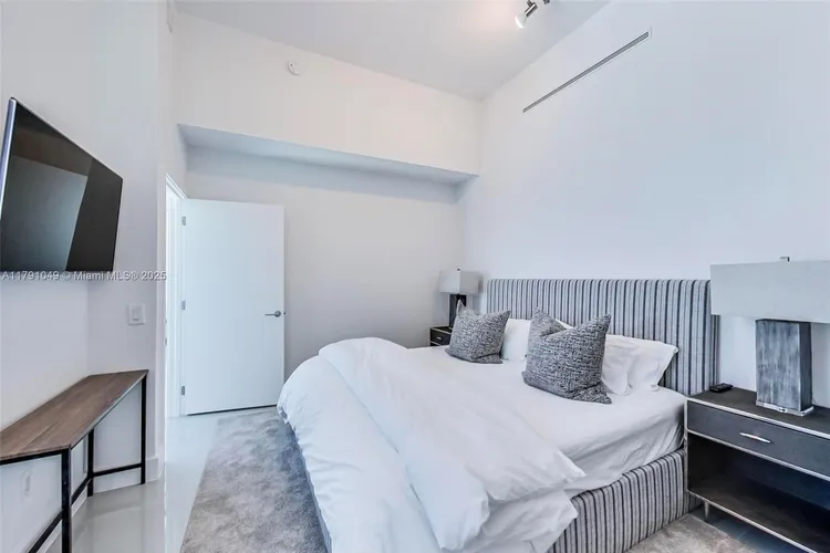 Carillon Condo North Tower #3504 image #28