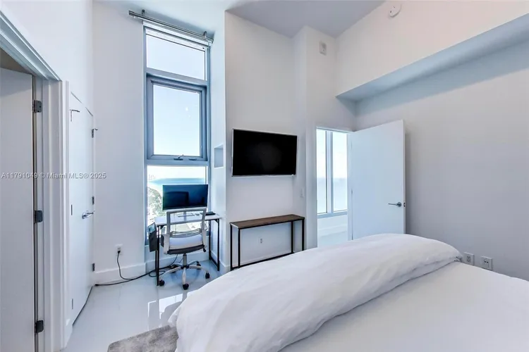 Carillon Condo North Tower #3504 image #29