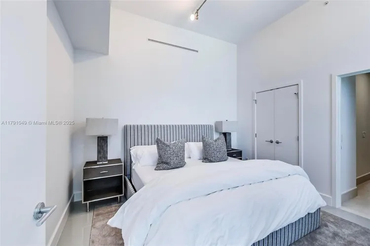 Carillon Condo North Tower #3504 image #30