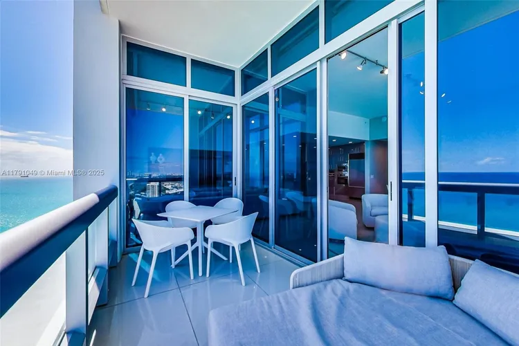 Carillon Condo North Tower #3504 image #36