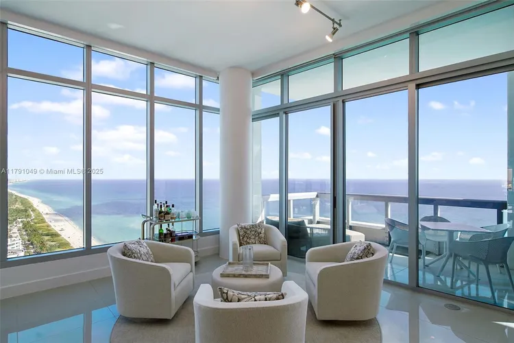 Carillon Condo North Tower #3504 image #8