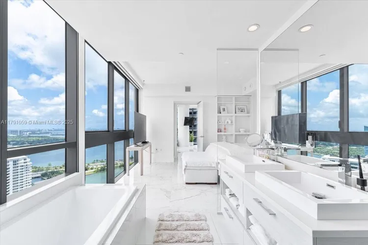 Paraiso Bay #3808 image #19