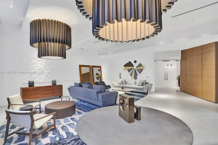 Midtown 4 #H2006 image #29