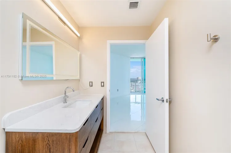 Quantum on the Bay #2816 image #11