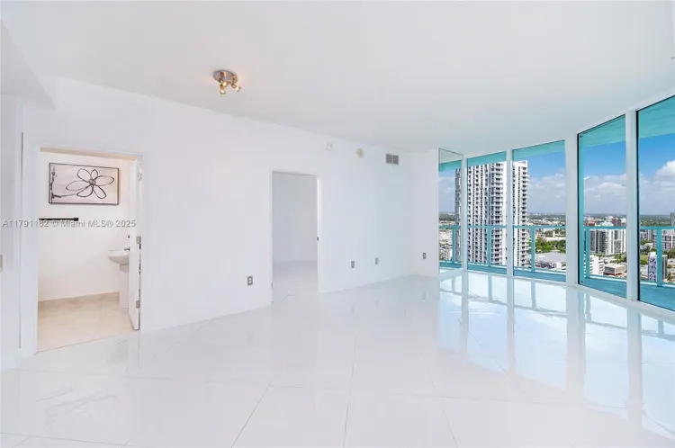 Quantum on the Bay #2816 image #6