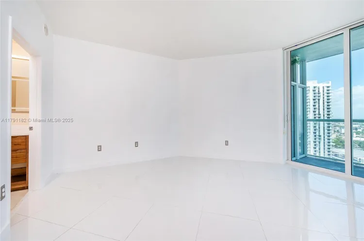 Quantum on the Bay #2816 image #8