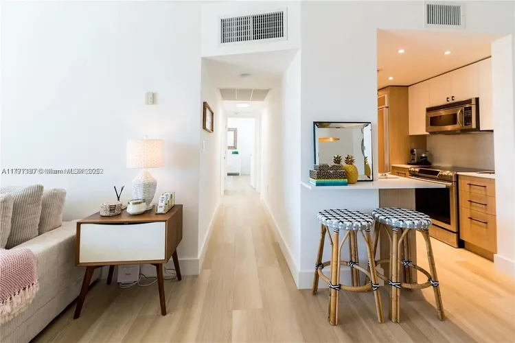 Harbour House #219 image #10