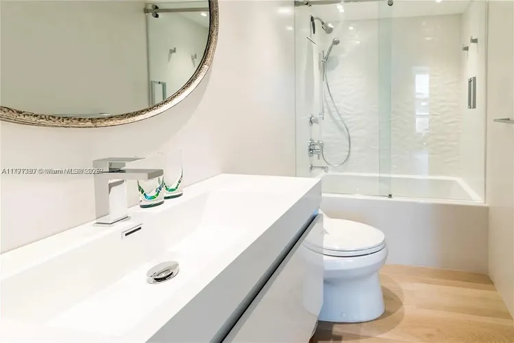 Harbour House #219 image #13