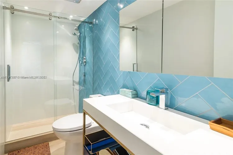 Harbour House #219 image #14