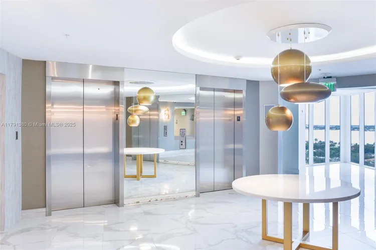 Harbour House #219 image #16