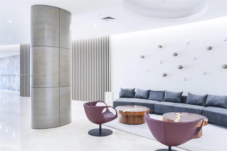 Harbour House #219 image #18