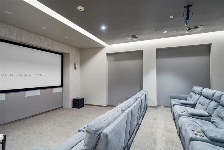 Harbour House #219 image #22