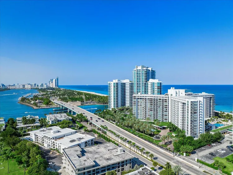 Harbour House #219 image #28