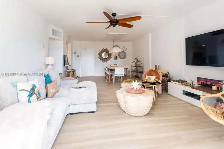 Harbour House #219 image #8