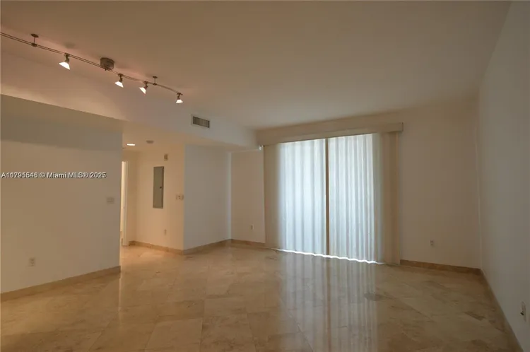 Downtown Dadeland #B314 image #10