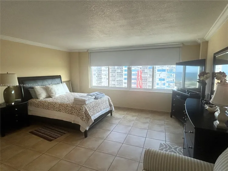 Carriage House #434 image #11