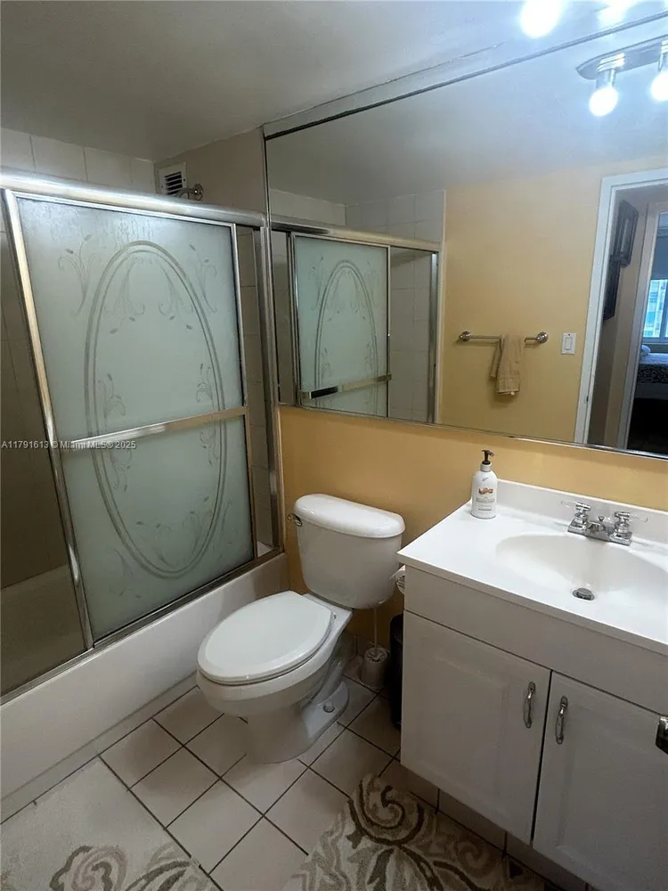 Carriage House #434 image #13