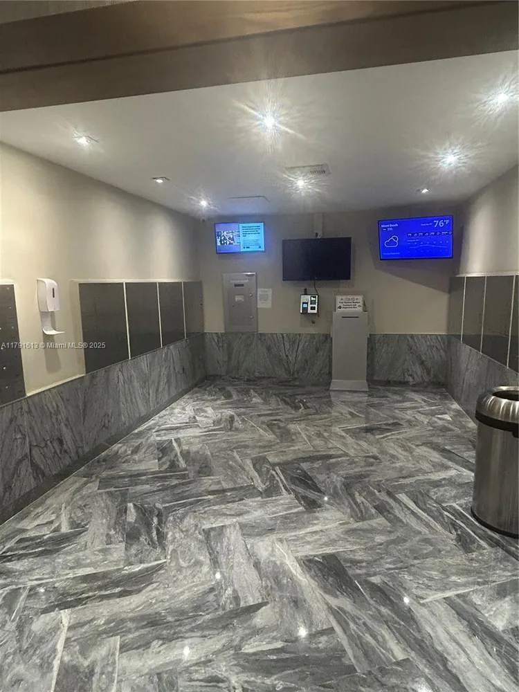 Carriage House #434 image #20