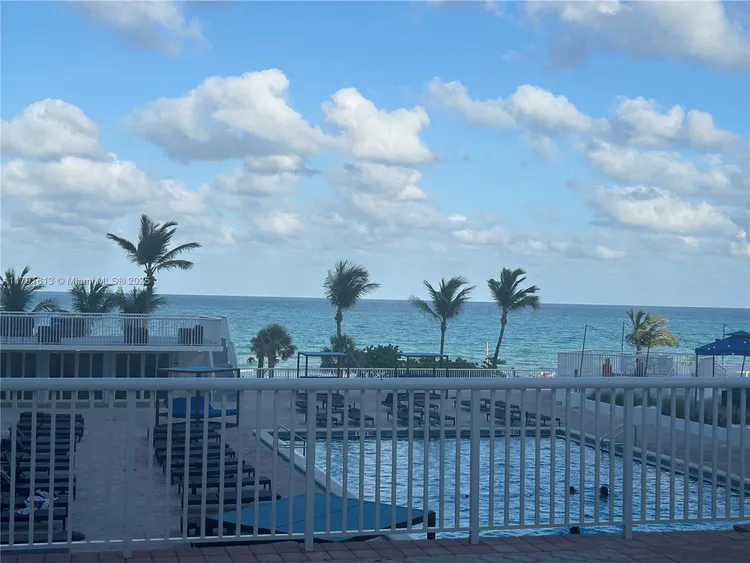 Carriage House #434 image #29