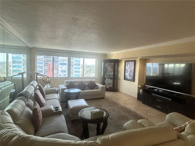 Carriage House #434 image #6