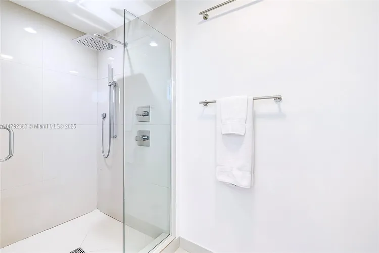 Bay House #2501 image #31