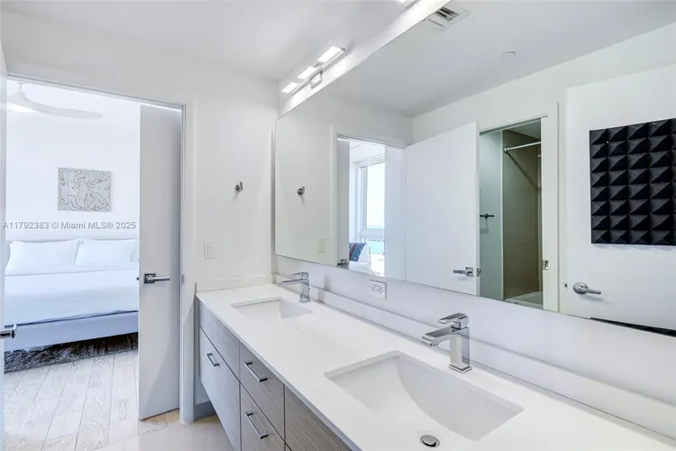 Bay House #2501 image #34