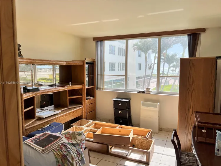 Carriage Club North #214 image #11