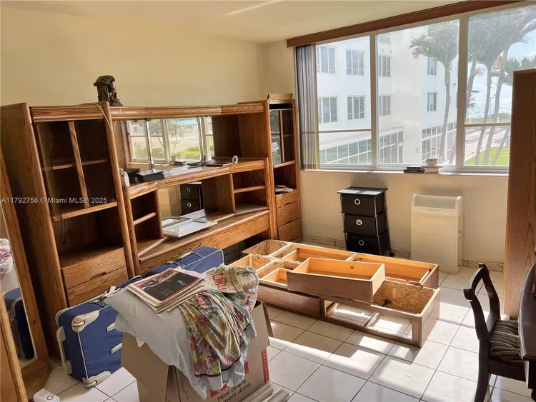 Carriage Club North #214 image #12