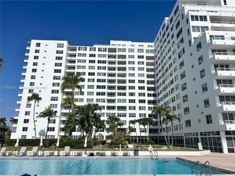 Carriage Club North #214 image #25