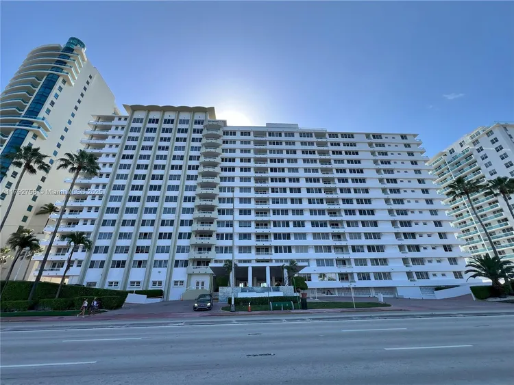 Carriage Club North #214 image #28