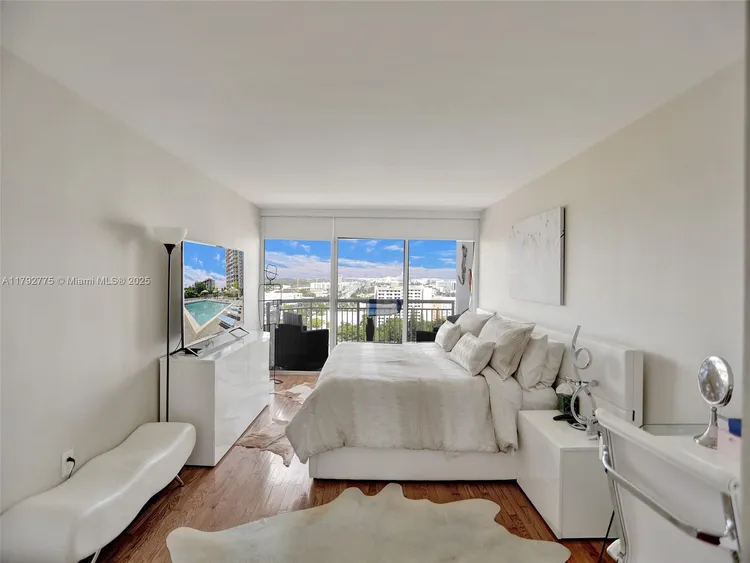 Del Prado South Tower #1904 image #13