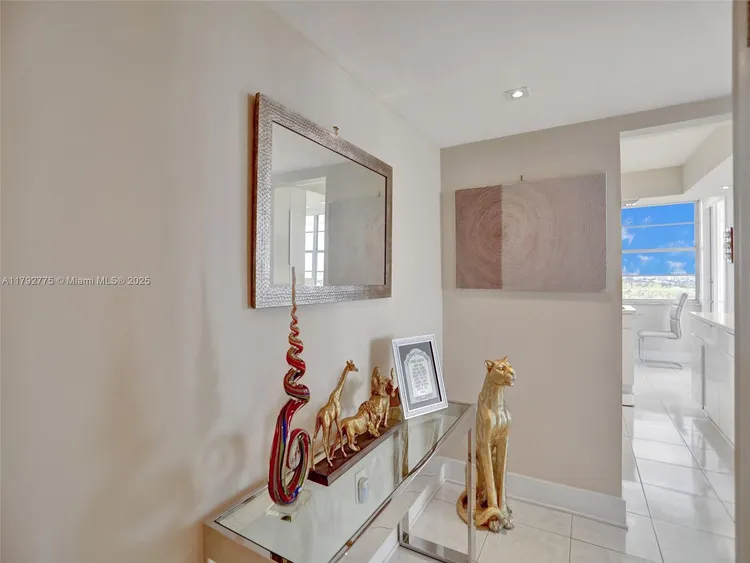 Del Prado South Tower #1904 image #23