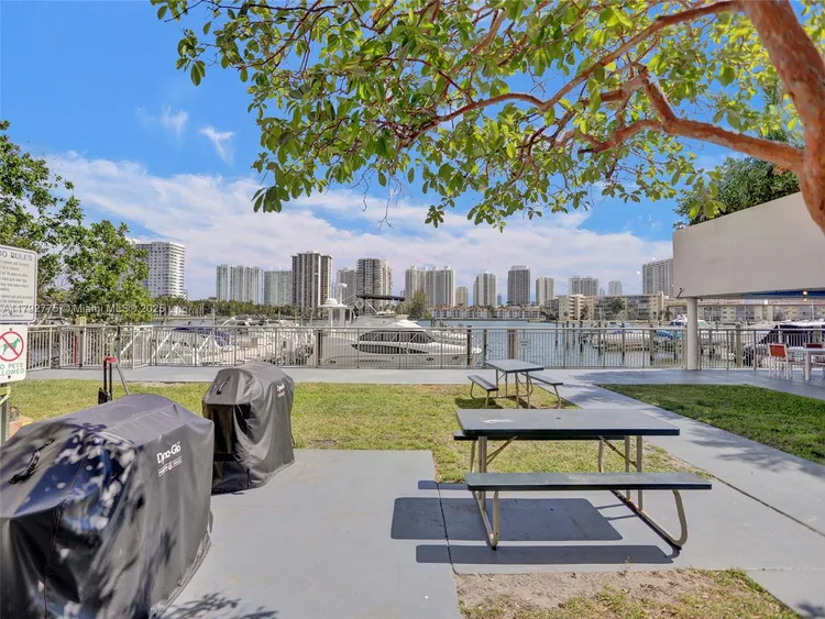 Del Prado South Tower #1904 image #49