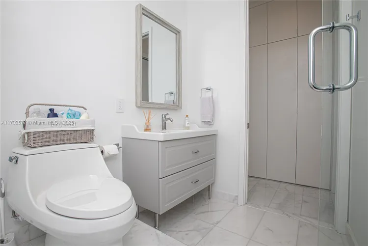 Two Park Grove #20D image #12