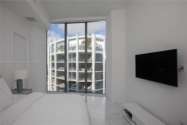 Two Park Grove #20D image #16