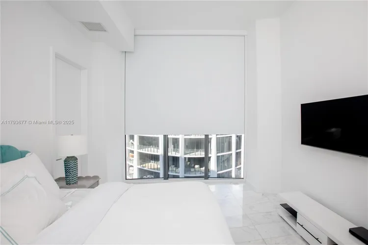 Two Park Grove #20D image #17