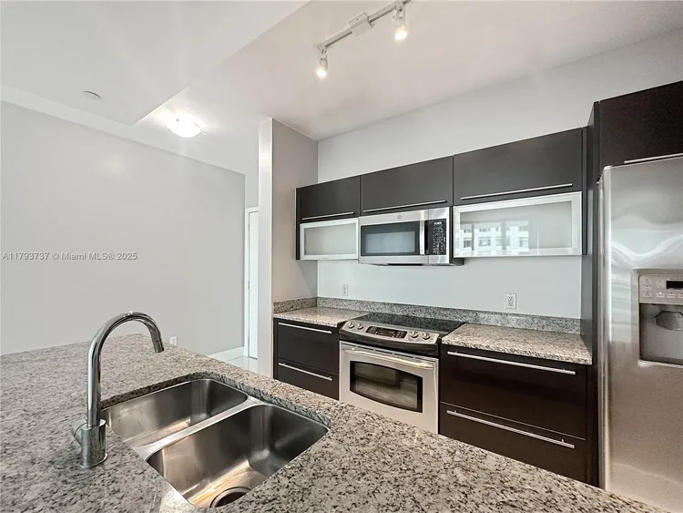 The Plaza on Brickell South #1401 image #16