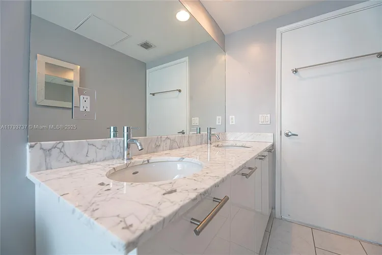 The Plaza on Brickell South #1401 image #34