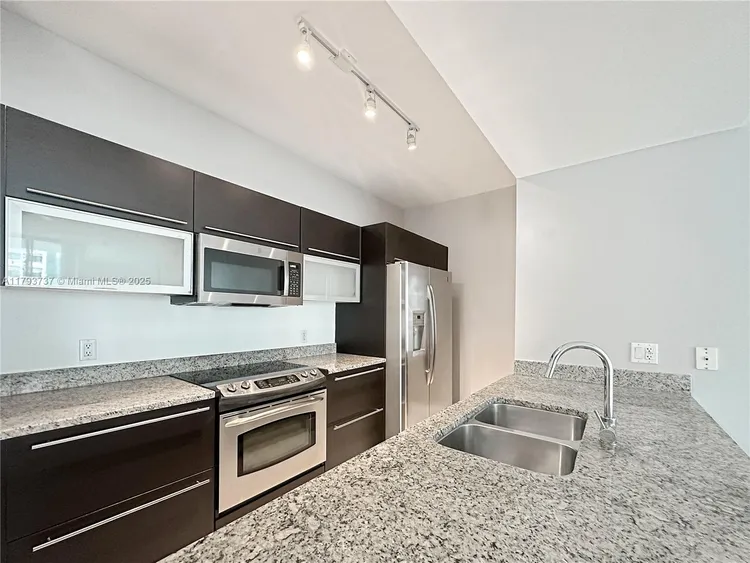 The Plaza on Brickell South #1401 image #7
