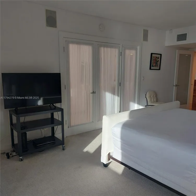 Roney Palace #1125 image #21