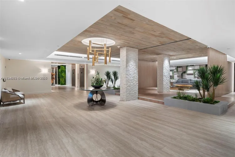 Roney Palace #1125 image #32