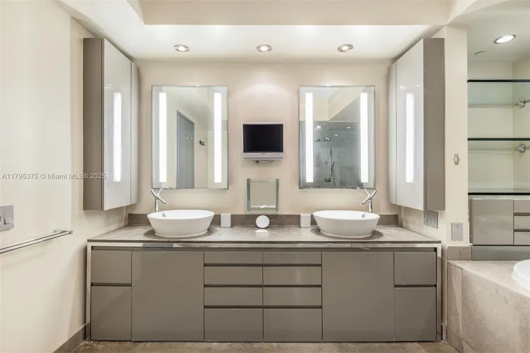 ICON South Beach #2303 image #11