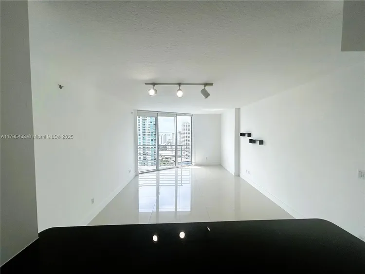 One Miami #2917 image #10