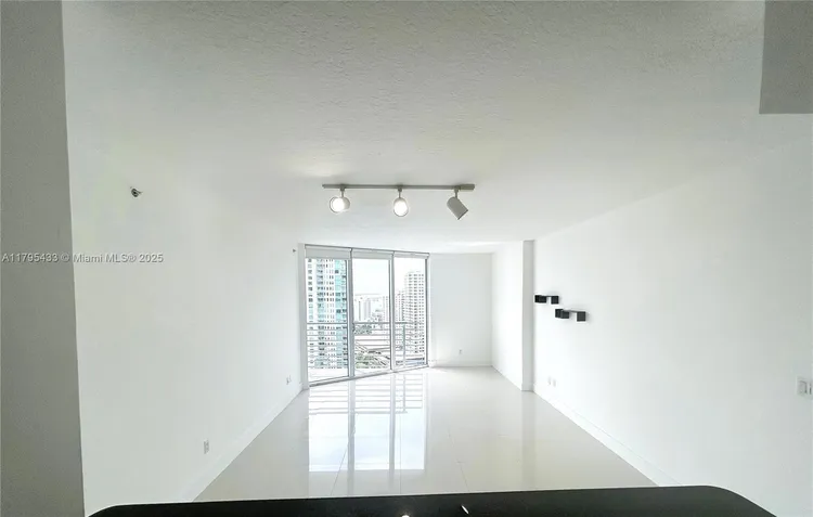 One Miami #2917 image #11