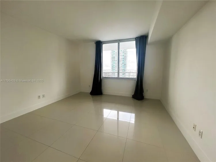 One Miami #2917 image #14