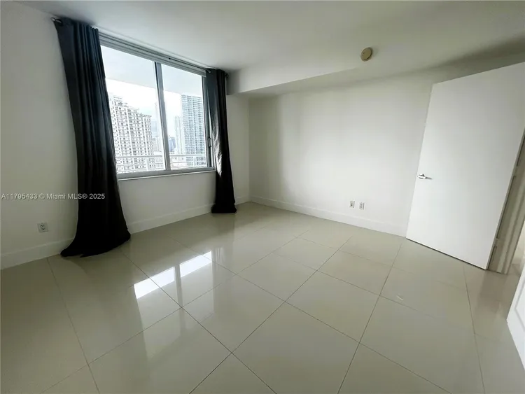 One Miami #2917 image #16