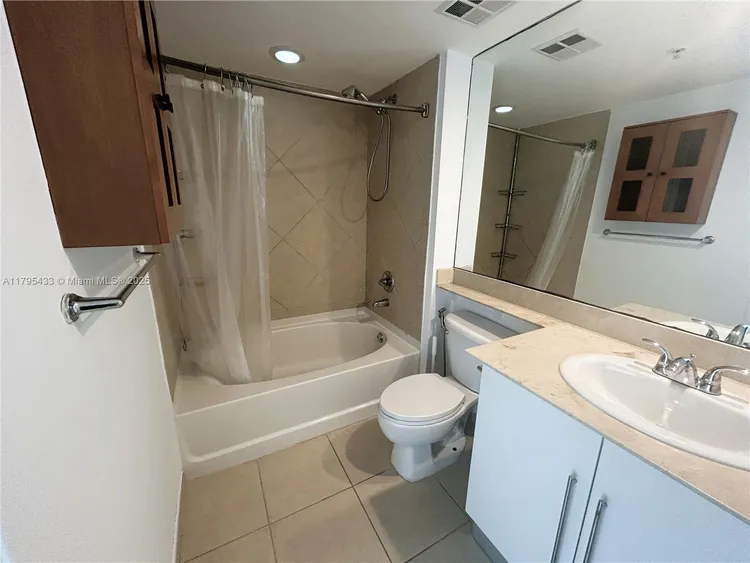 One Miami #2917 image #20